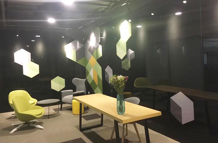 虹橋機(jī)場(chǎng)T2航站樓使用中亞橡塑保溫板